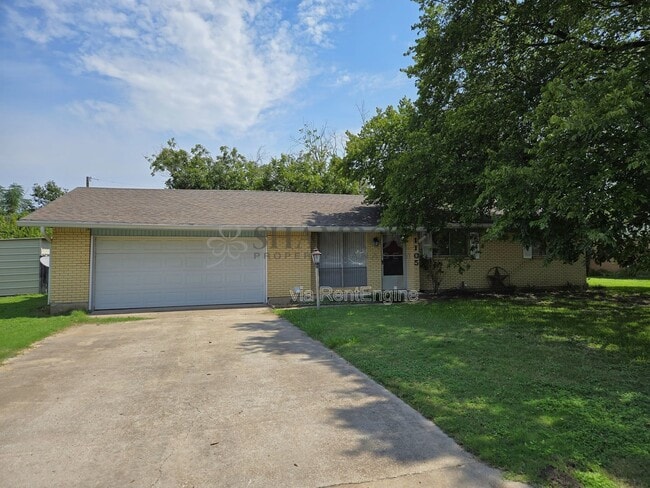 Building Photo - 1105 Willard Rental