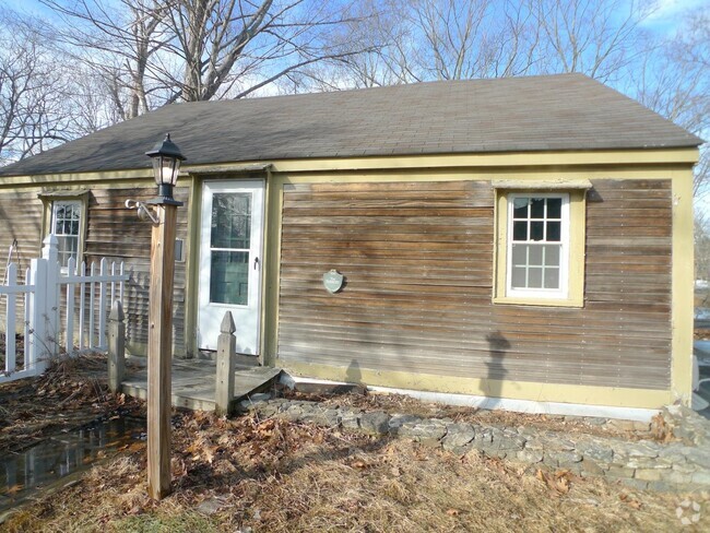 Building Photo - 132 Portsmouth Ave Rental