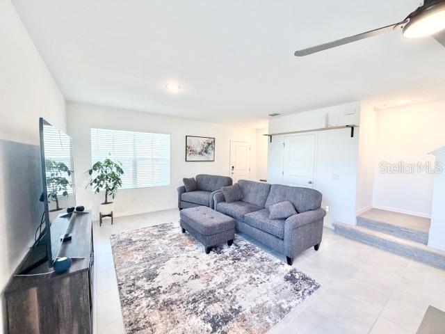 Photo - 633 Belgrove St