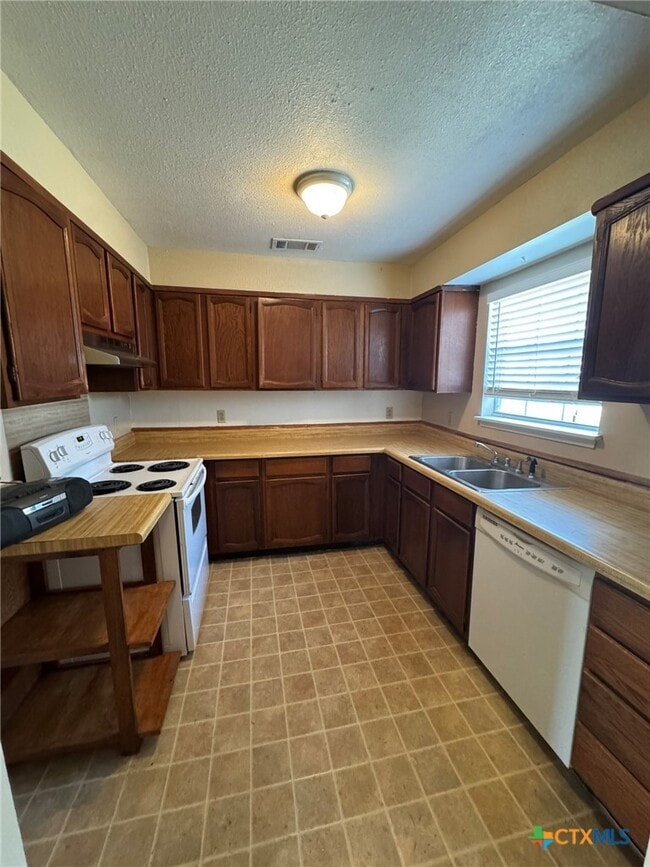 Photo - 205 Wingate Ct