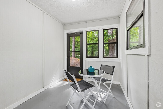 2BR, 2BA - 1,227SF - Patio