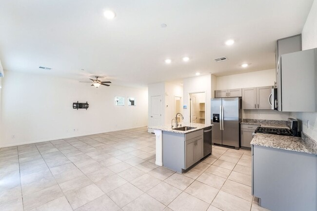 Photo - 410 Larksong Ave