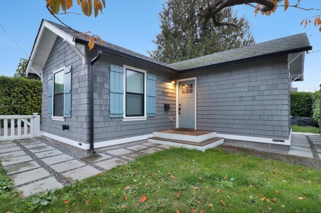 Photo - 721 N Stevens St