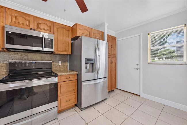 1780 NE 191st St Unit 100-2