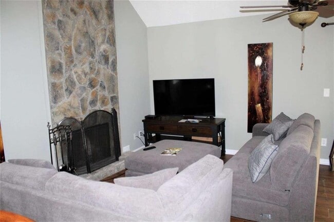 Photo - 1068 Falling Water Dr