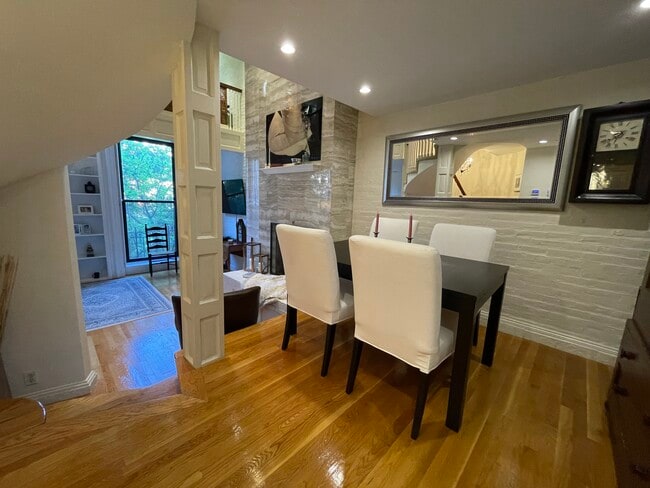 Photo - 124 Beacon St Unit 3F