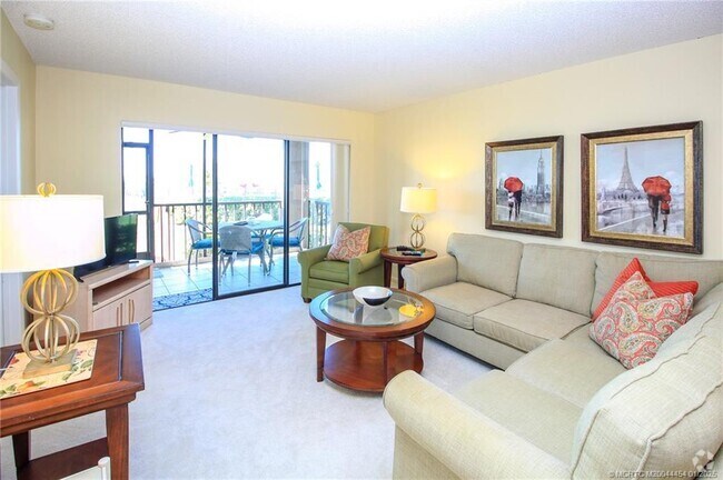 Building Photo - 4540 NE Sandpebble Trce Unit 105 Rental