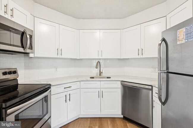Photo - 2020 Walnut St Unidad 14J