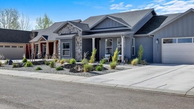 Beautiful Custom Home! - Beautiful Custom Home!