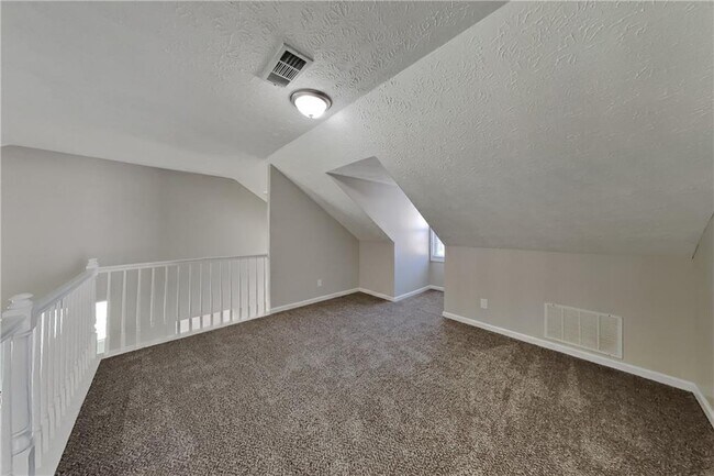 Photo - 2097 Corsica Way SW