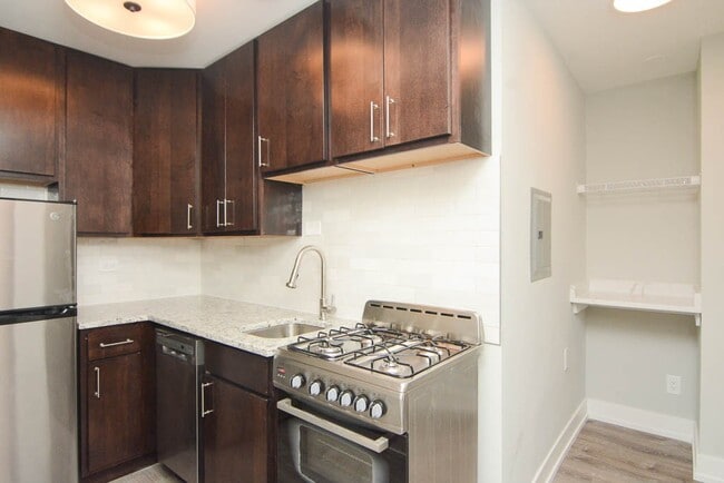 Photo - 450 W Barry Unit 514