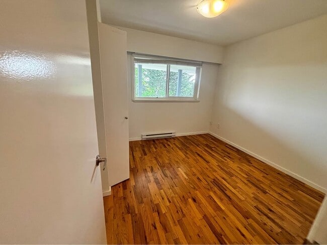 Photo - 1255 Grant St