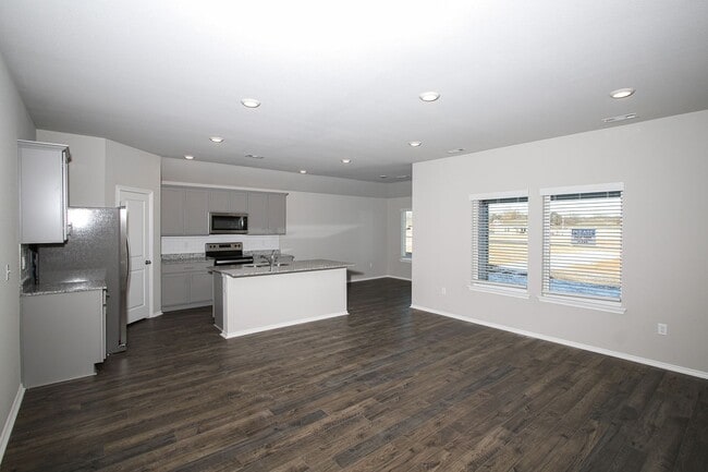 Photo - 606 Comanche Dr
