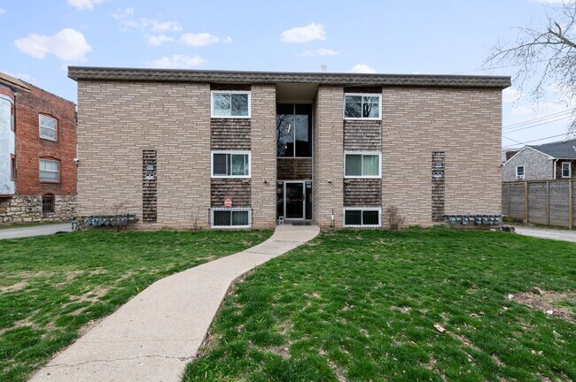 Photo - GRAND TOWERS