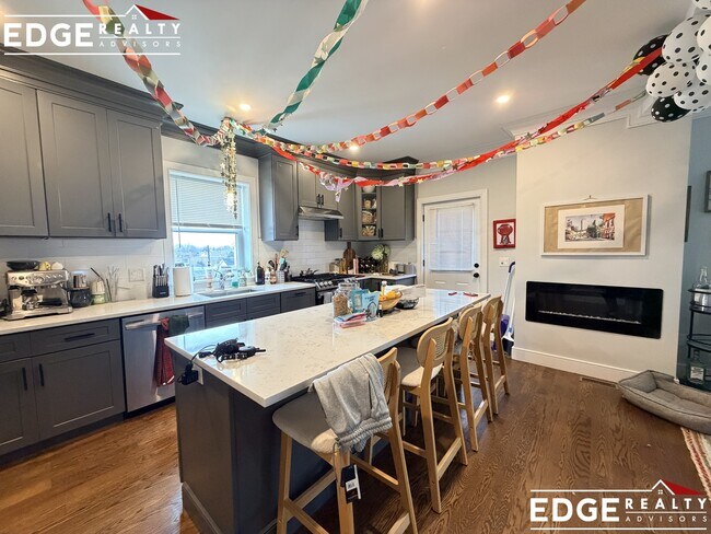 Photo - 238 Palfrey St