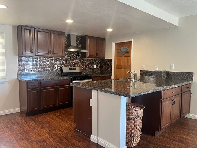 Photo - 4 bedroom 2bathroom Home Available now!