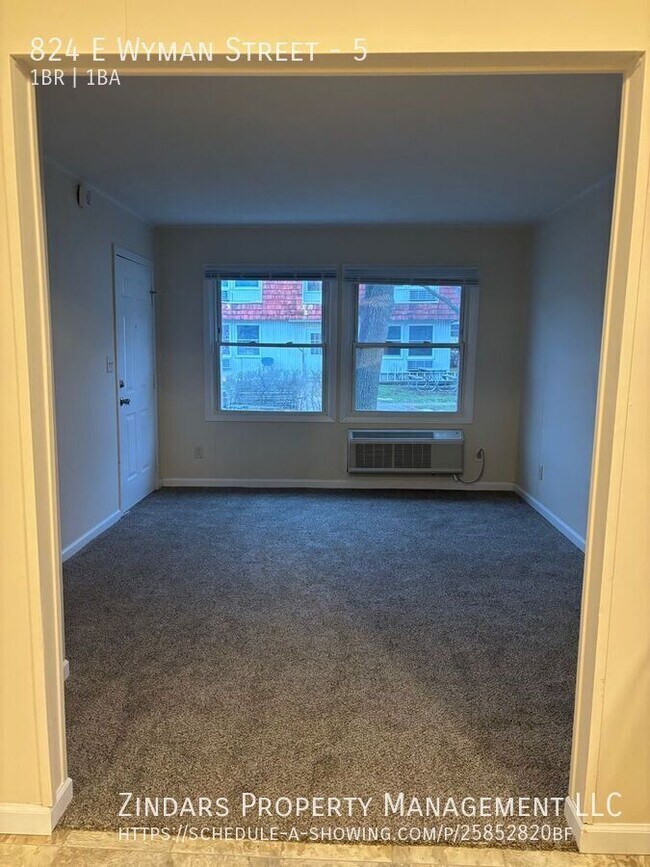 Photo - 824 E Wyman Ave Unidad 5