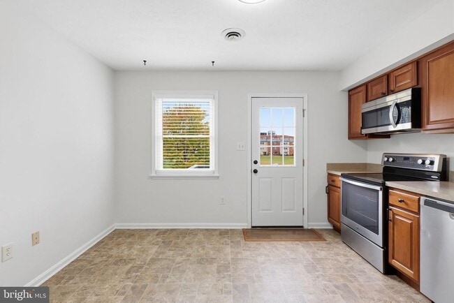 Photo - 405 Willow Lawn Dr