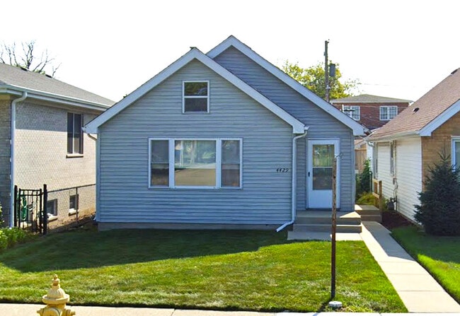 Building Photo - 4429 N Sayre Ave