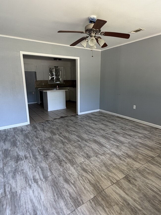 Photo - 617 Damaka Dr