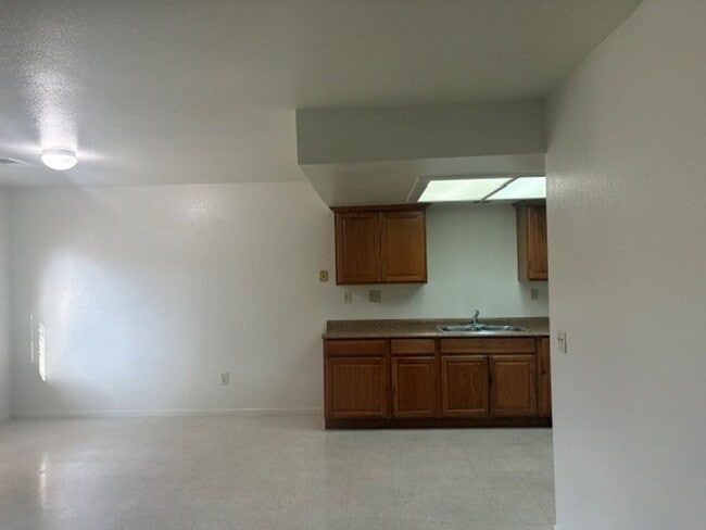 1736 Inyo St Unit B