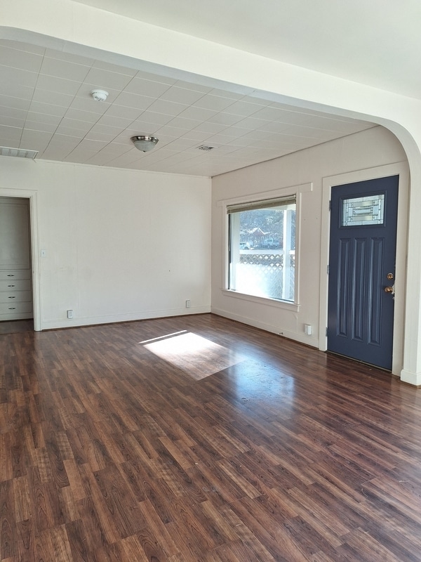 Photo - 1049 Ashland St