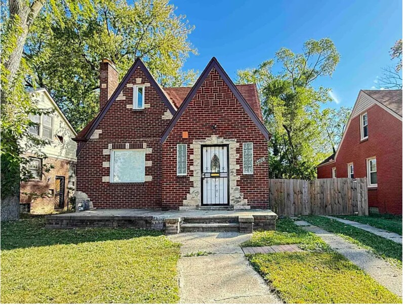 Photo - 15710 Biltmore St