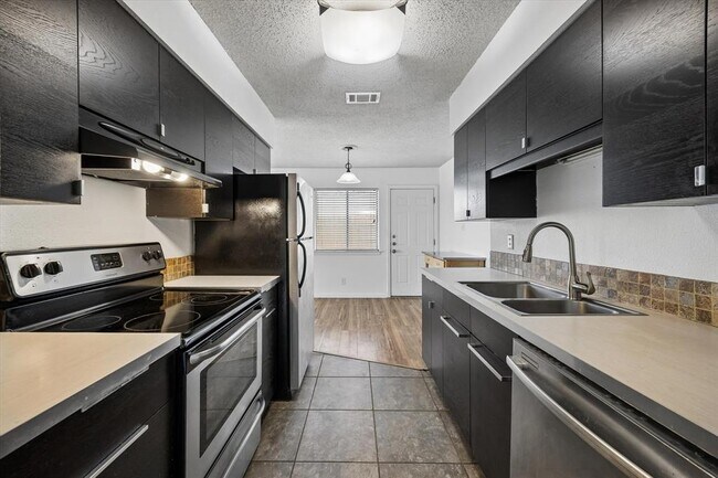 Photo - 8106 Sonnet Ave