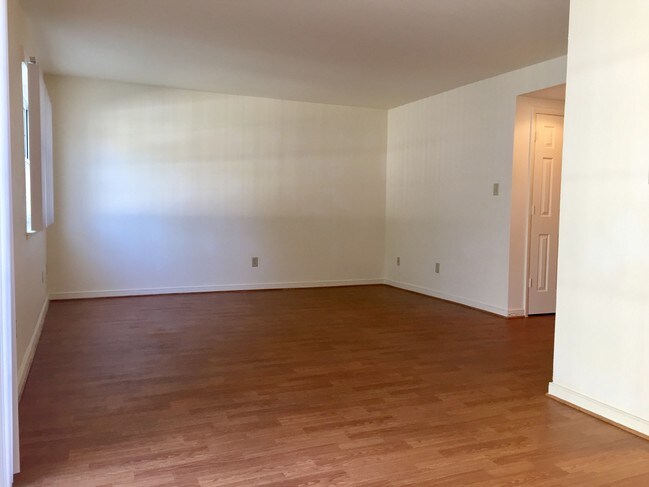 Photo - Gela Point @ Little Creek, utilities incl.