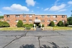 Building Photo - 67 Milliken Ave Unit 13