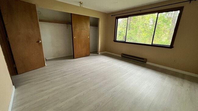 Photo - 4Plex 2bed x 1.5bath unit in Seattle, minutes away from major highways.