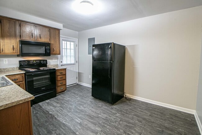 Photo - 1436 McCan Dr