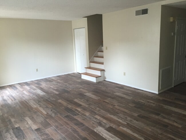 Photo - 10048 N 52nd St