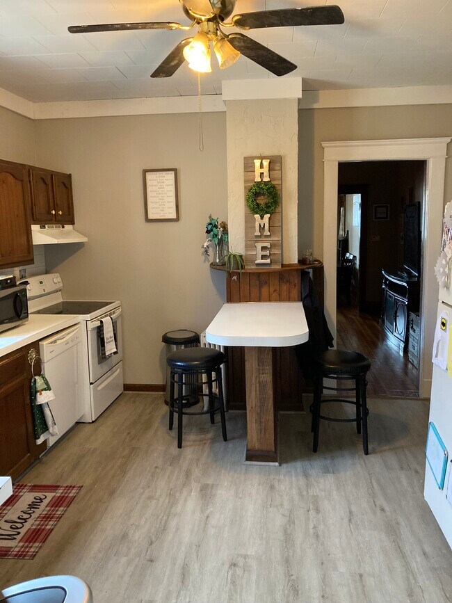 comer en la cocina - 1239 Western Ave Unidad 1239A western ave