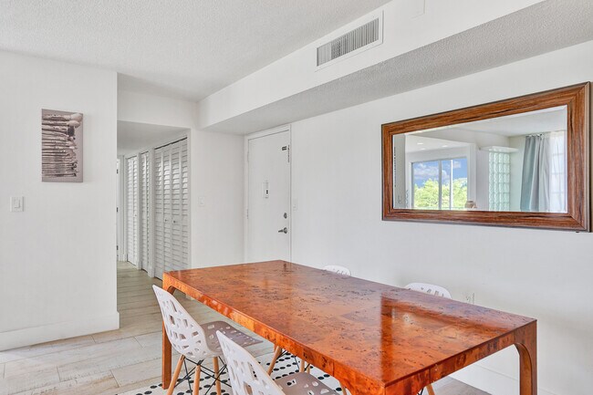 Photo - 1750 115th NE St Unit 307