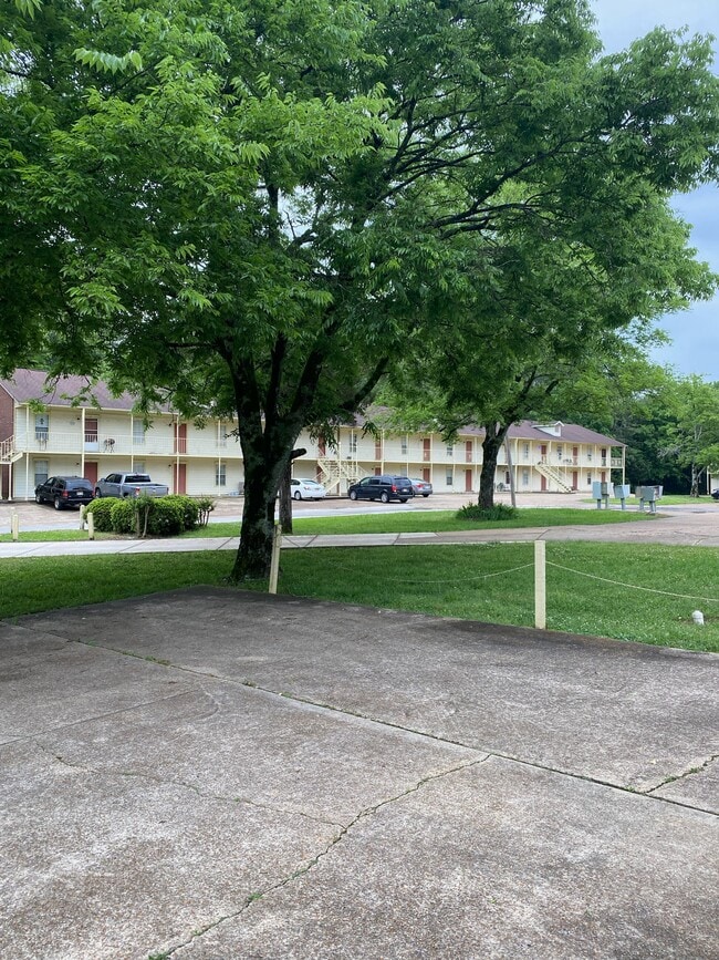 Photo - Oakwood Village Apartments