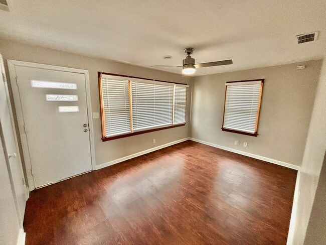 Photo - PRP - 2 bed, 1 bath - 40258 zip code, GARAGE!