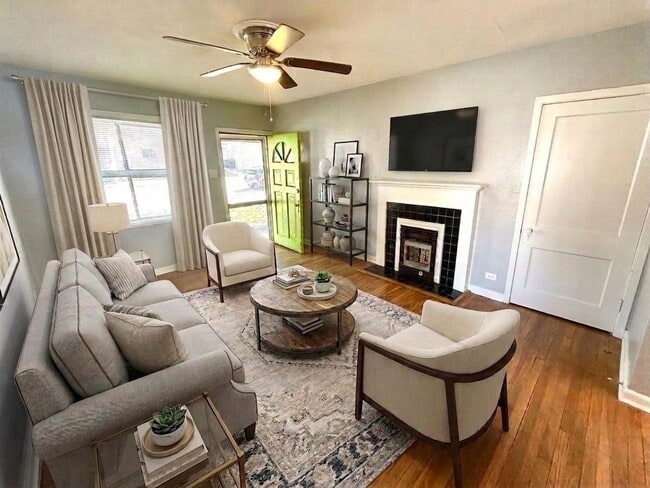 425 Maverick St Unit 7