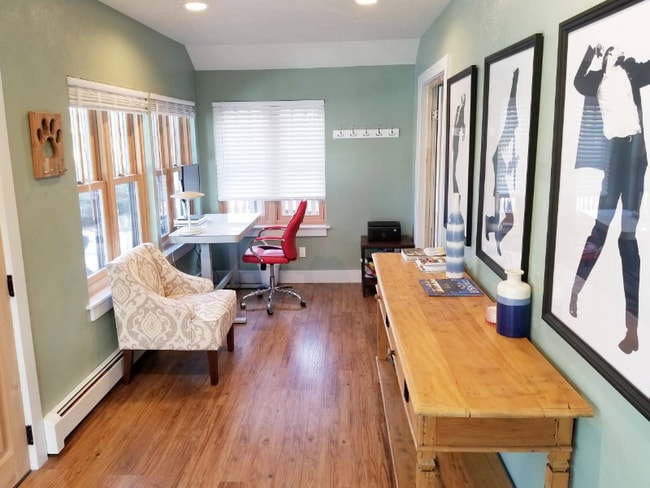 Photo - 2542 Pine St