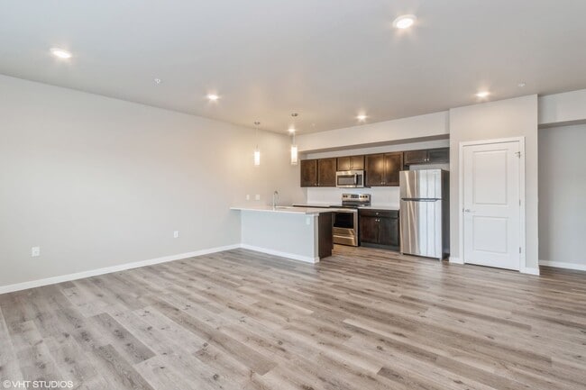 Photo - Big Ben Townhomes - 2 Bedroom/1.5 Bathroom