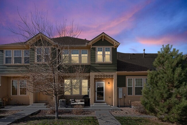 Building Photo - Modern Comfort Meets Mountain Convenience in This Littleton Home!!