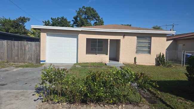 Building Photo - 5241 Mayo St