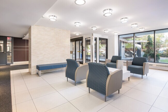 Photo - 1080 Kingston