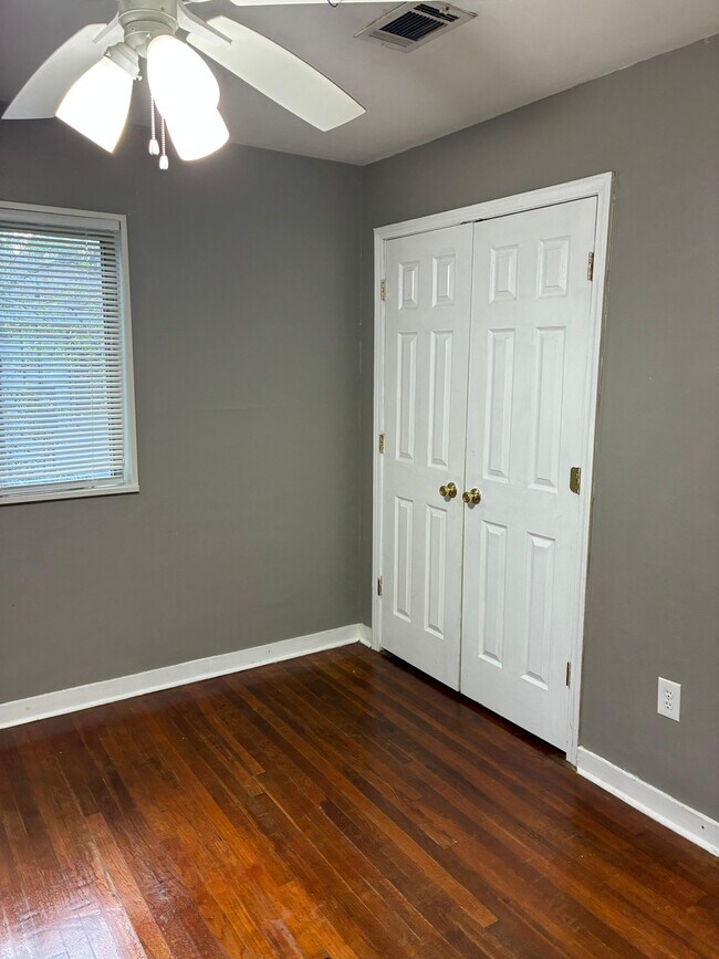 Photo - 1641 Woodburn St