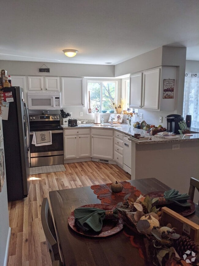 Building Photo - 1720 32nd St Rental