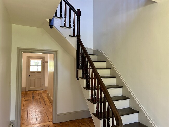 Photo - 831 Lexington Rd