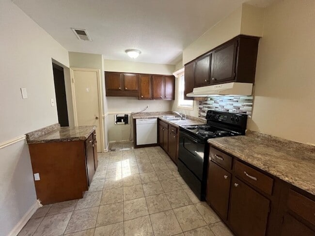 Photo - Renovated 3 Bedroom 1 Bath Home for Rent!