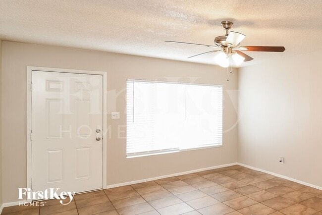 Photo - 940 E Loma Vista Dr