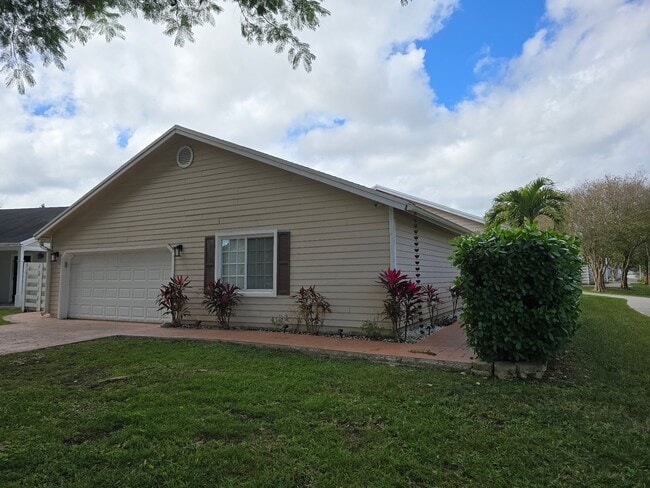 Photo - 14912 SW 143rd Ct