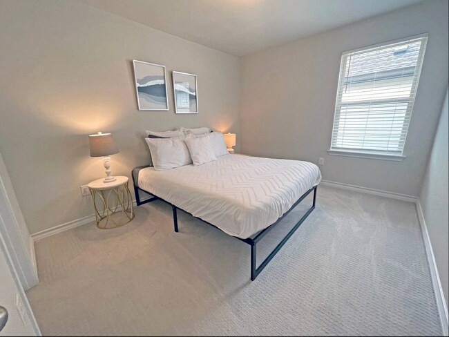 Photo - Room in House on Saginaw Dr